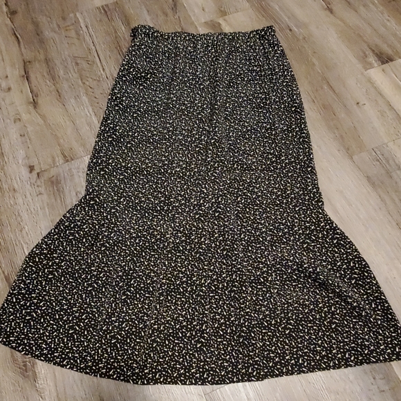 Liz Claiborne Printed Long Skirt - Picture 5 of 6